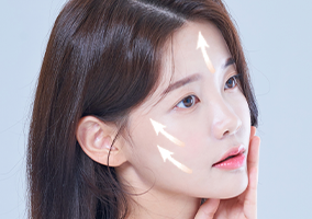얼굴형과 부위별 처짐 정도를 분석하여 리프팅 계획을 수립하는 과정